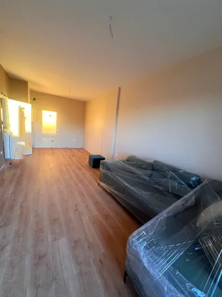 Tirane, shitet apartament 1+1+Ballkon Kati 1, 66 m²  120.000 € (Rruga 5 maj)