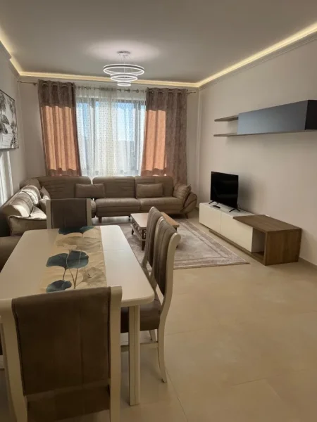 Tirane, jepet me qera apartament 1+1 Kati 4, 73 m² 500 € (Ish dogana, te sheshi Shqiponja)