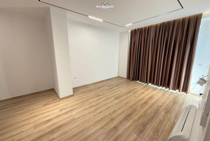 Tirane, jepet me qera zyre Kati 7, 100 m² 940 € (Rruga Anton Lufi)