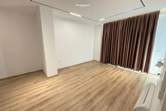 Tirane, jepet me qera zyre Kati 7, 100 m² 940 € (Rruga Anton Lufi)