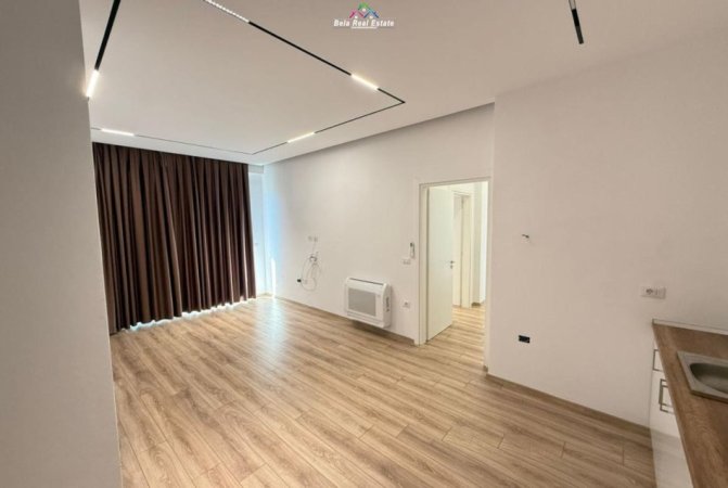 Tirane, jepet me qera zyre Kati 7, 100 m² 940 € (Rruga Anton Lufi)