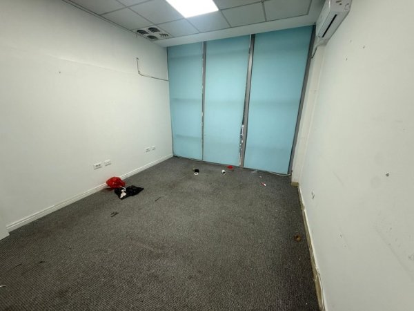 Tirane, jepet me qera zyre Kati 2, 200 m² 1.883 € (Bulevardi Gjergj Fishta)