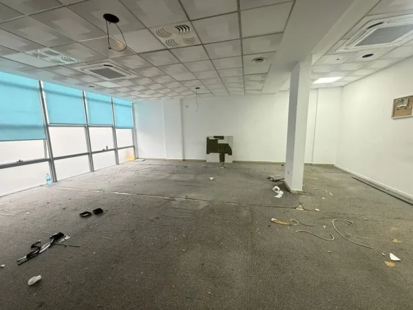 Tirane, jepet me qera zyre Kati 2, 200 m² 1.883 € (Bulevardi Gjergj Fishta)