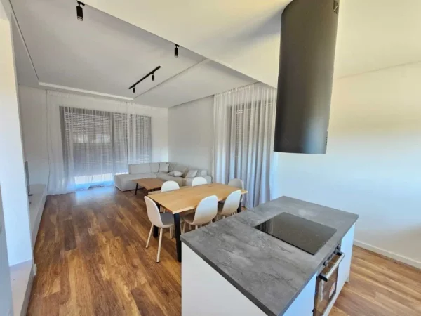 Tirane, jepet me qera apartament Kati 3, 310 m² 3.400 € (Mullet)