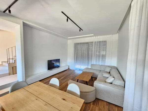 Tirane, jepet me qera apartament Kati 3, 310 m² 3.400 € (Mullet)