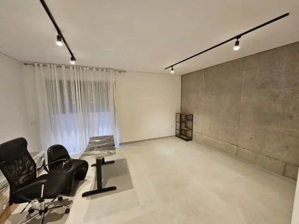 Tirane, jepet me qera apartament Kati 3, 310 m² 3.400 € (Mullet)