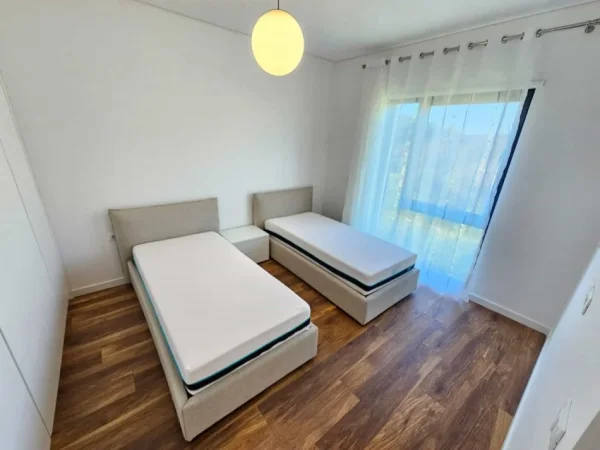Tirane, jepet me qera apartament 4+1 Kati 3, 310 m² 3.400 € (Mullet)
