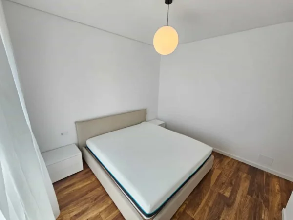Tirane, jepet me qera apartament 4+1 Kati 3, 310 m² 3.400 € (Mullet)