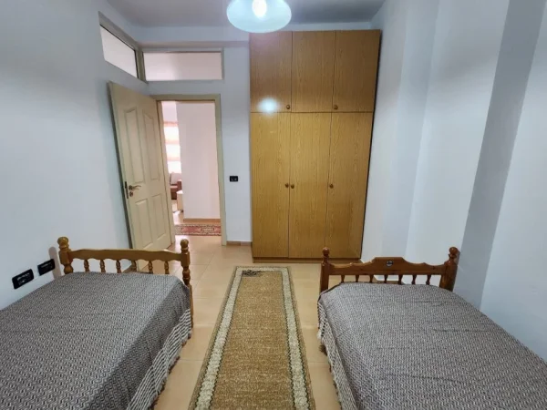 Apt 2+1 i Ri** (Yzberisht - afer Spt. Amerikan 3) Pllt. i Ri me Ashensor || i Kompletuar **Ballkon i Madh ** Kuzhine e Re