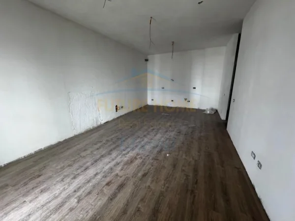 Tirane, shitet apartament 1+1 Kati 1, 84 m² 131.750 € (Sauk, Porta Tirana e Re)