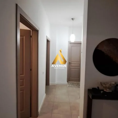 Tirane, jepet me qera apartament 2+1+Ballkon Kati 4, 104 m² 143.000 € (Rruga Shefqet Kuka)