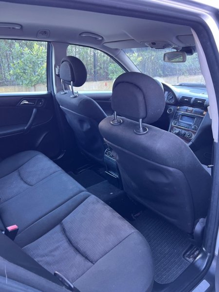 Tirane, shitet makine me portobagazh Mercedes Benz Nafte, gri metalizato automatik Kondicioner 260.000 km 4.200 €