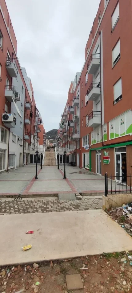 Tirane, shitet ambjent biznesi Kati 0, 103 m² 
