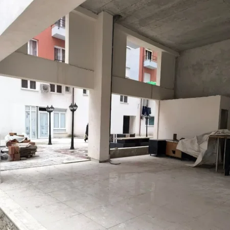 Tirane, shitet ambjent biznesi Kati 0, 103 m² 