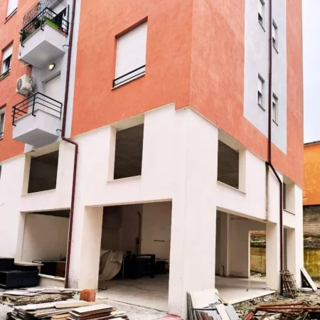Tirane, shitet ambjent biznesi Kati 0, 103 m² 