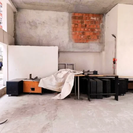 Tirane, shitet ambjent biznesi Kati 0, 103 m² 