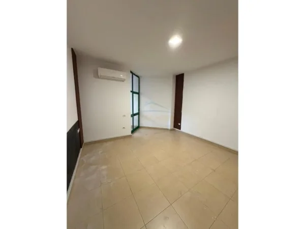 Tirane, shitet 2+1 Kati 3, 104 m² 299.000 € (Rruga e Kavajës)