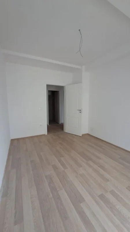 Tirane, jepet me qera apartament 2+1+Ballkon Kati 4, 100 m² 550 € (Astir)