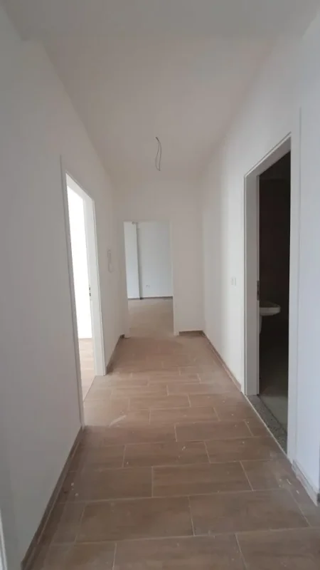 Tirane, jepet me qera apartament 2+1+Ballkon Kati 4, 100 m² 550 € (Astir)