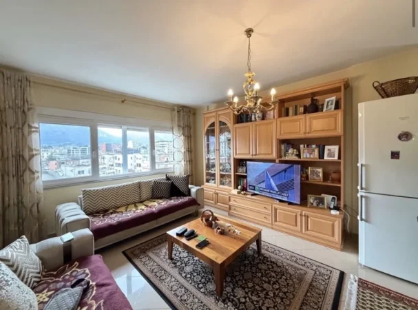 Tirane, shitet apartament 1+1+Ballkon Kati 7, 69 m² 215.000 € (Prane Ambasades Amerikane)