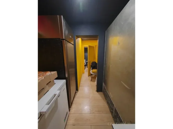 Tirane, shitet bar-resorant Kati 0, 180 m² 42.000 € (Sheshi Skënderbej (Qendër))