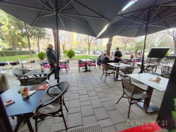 Tirane, shitet bar-resorant Kati 0, 180 m² 42.000 € (Sheshi Skënderbej (Qendër))