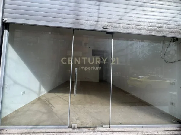 Tirane, shitet Kati 0, 38 m² 80.000 € (misto mame)