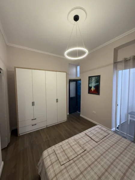 Tirane, shitet garsonier 1+1 Kati 0, 40 m² 98.000 € (Rr Durresit, Blloku i Ambasadave)