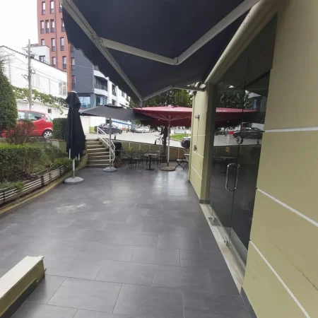 Tirane, shitet nga Pronari, pa-komision bar-kafe Kati 0, 140 m² 320.000 € (Rruga Ali Visha)