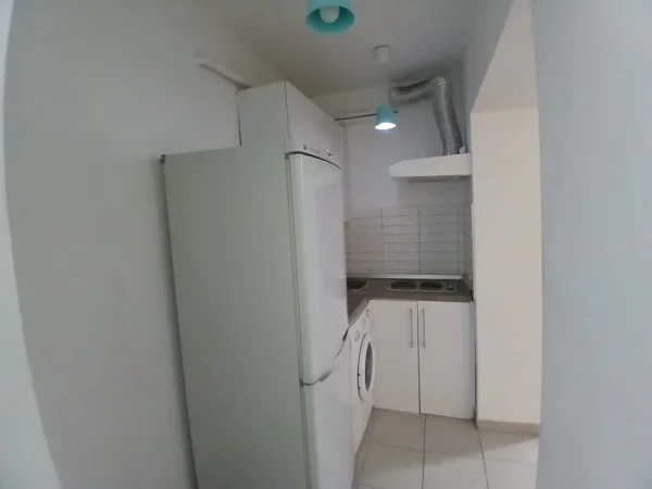 Tirane, jepet me qera apartament 1+1+Aneks Kati 2, 45 m² 500 € (Mihal Duri prane shkolles Avni Rustemi)