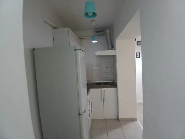 Tirane, jepet me qera apartament 1+1+Aneks Kati 2, 45 m² 500 € (Mihal Duri prane shkolles Avni Rustemi)