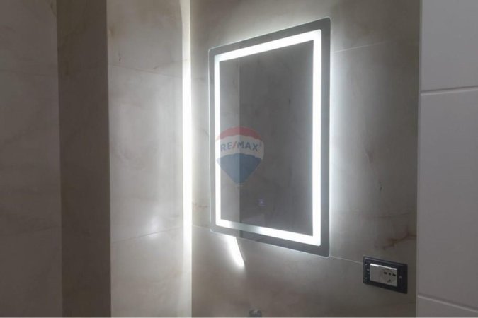 Tirane, jepet me qera dyqan , 136 m² 1.500 € (Rruga Babë Rexha, Tiranë)