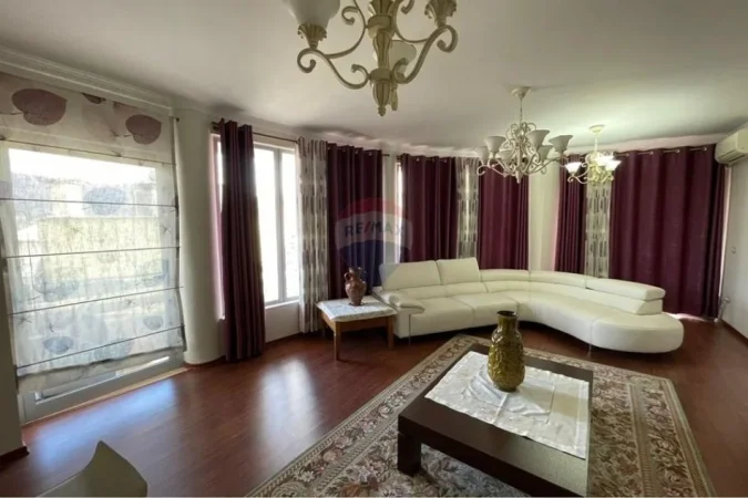 Tirane, jepet me qera apartament , 183 m² 1.500 € (Kopshti Zoologjik, Tiranë)
