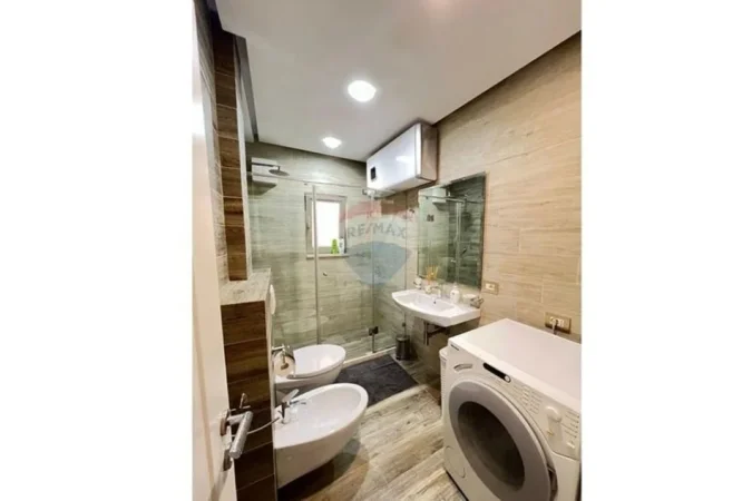 Tirane, jepet me qera apartament , 100 m² 1.000 € (Rruga Bardhok Biba, Tiranë)