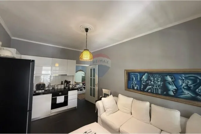Tirane, jepet me qera apartament , 57 m² 950 € (Garda)