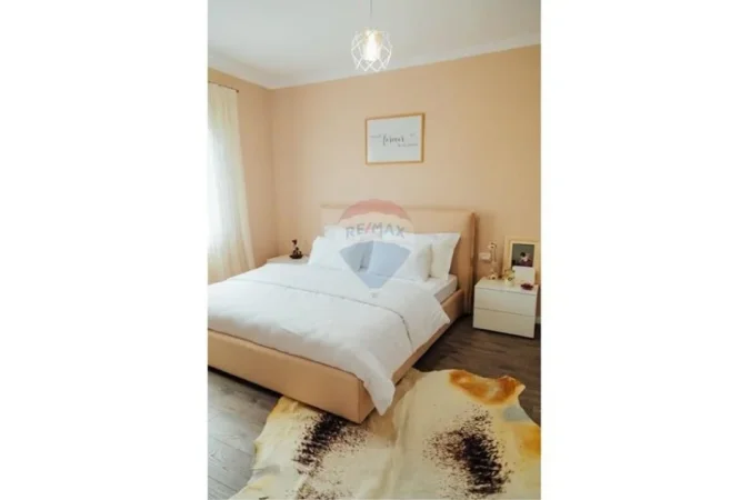 Tirane, jepet me qera apartament , 56 m² 800 € (Garda)