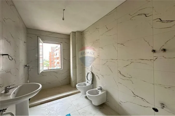 Tirane, jepet me qera , 122 m² (Astir)