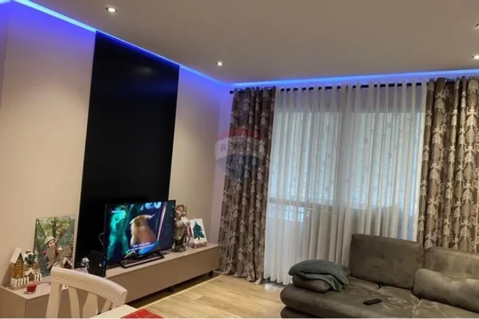 Tirane, jepet me qera apartament 2+1 Kati 2, 90 m² 500 € 