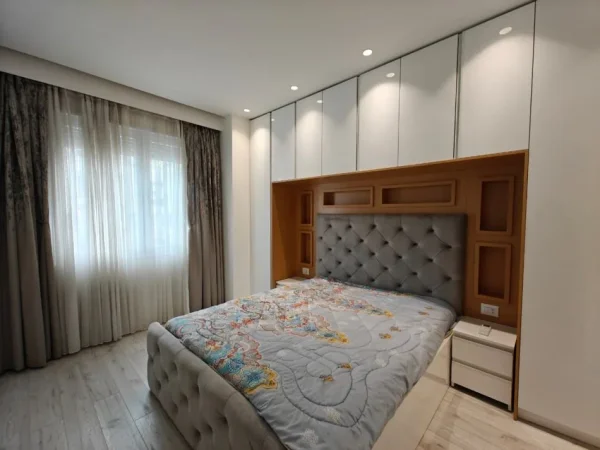 Shqiperi, jepet me qera 2+1 Kati 2, 90 m² 650 € 