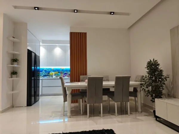 Shqiperi, jepet me qera 2+1 Kati 2, 90 m² 650 € 