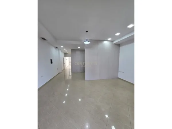 Tirane, shes ambjent biznesi , 94 m² 320.000 € 