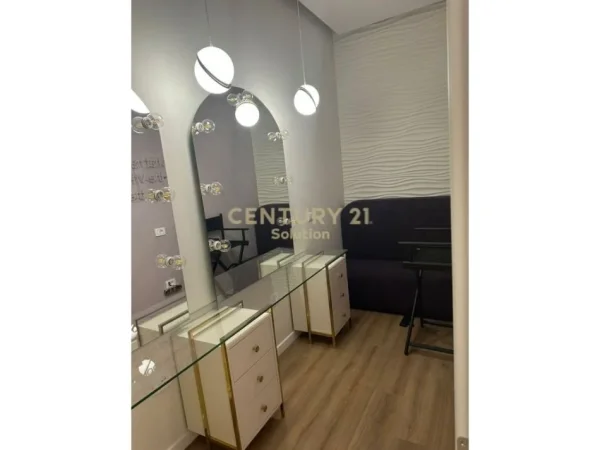 Tirane, jepet me qera ambjent biznesi Kati 2, 120 m² 1.500 € 