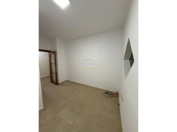 Shqiperi, shitet apartament 2+1+Ballkon Kati 3, 104 m² 299.000 € 