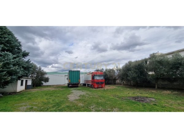 Tirane, shes toke , 1.600 m² 450.000 € 