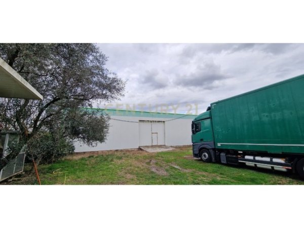 Tirane, shes toke , 1.600 m² 450.000 € 