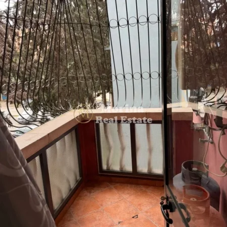 Tirane, jepet me qera apartament 2+1 Kati 2, 94 m² 500 € (Kthesa e Kamzes)