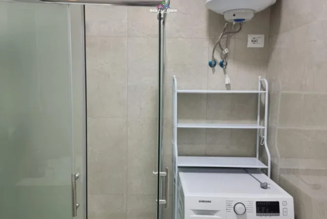 Tirane, jepet me qera apartament 1+1 Kati 4, 70 m² 850 € (Komuna e parisit)