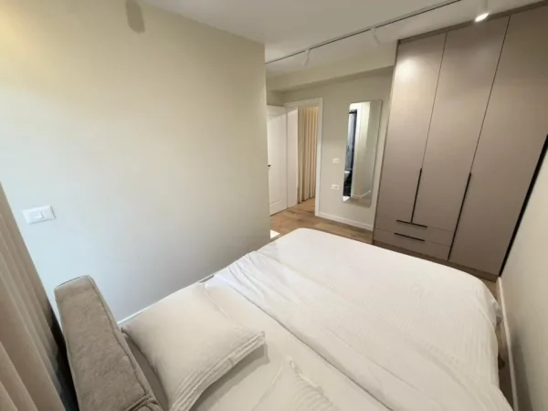 Tirane, shitet apartament 1+1 Kati 5, 65 m² 