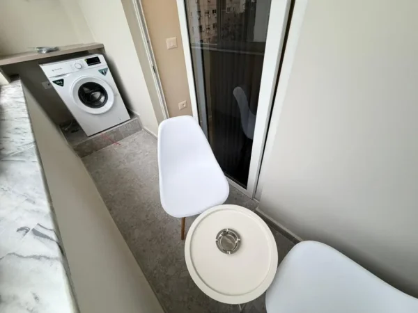 Tirane, shitet apartament 1+1 Kati 5, 65 m² 