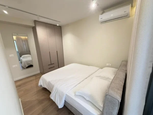 Tirane, shitet apartament 1+1 Kati 5, 65 m² 